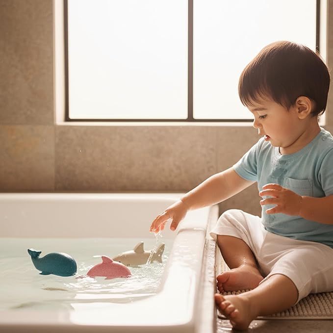 PlanToys Wooden 4 Animal Sea Life Ocean Animal Playset (6129) | Sustainably Made from Rubberwood and Non-Toxic Paints and Dyes | Eco-Friendly PlanWood