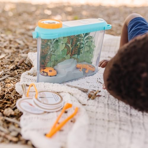 Melissa & Doug Let’s Explore Terrarium Observations Play Set (16 Pieces) - Image 2