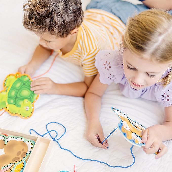 Melissa & Doug Lace and Trace Activity Set: Pets - 5 Wooden Panels and 5 Matching Laces - Image 7